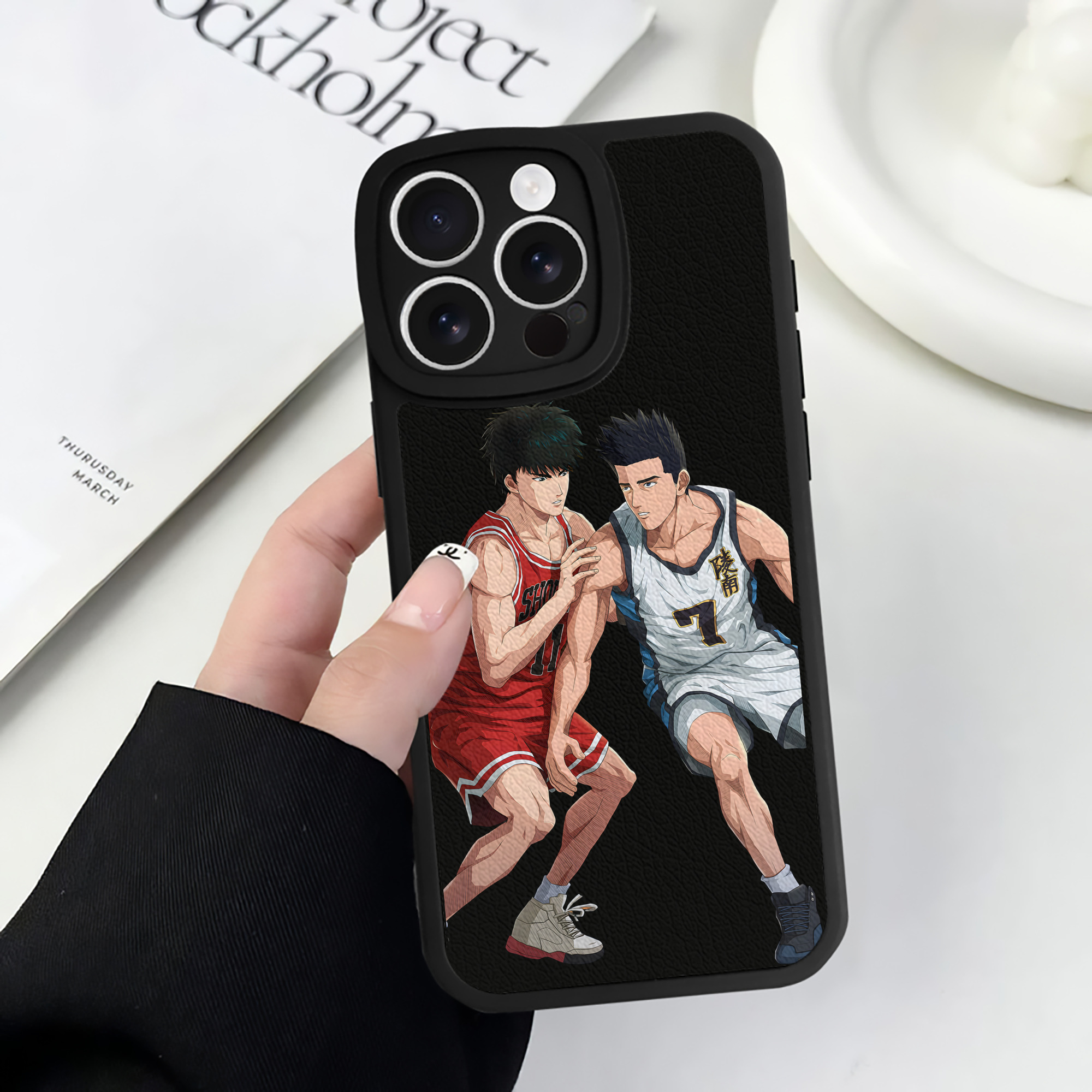 （画像用） SLAM DUNK／スラムダンク 【iPhone 16シリーズ対応】シリコンスマホケース（レザー調） 材質：シリコン
